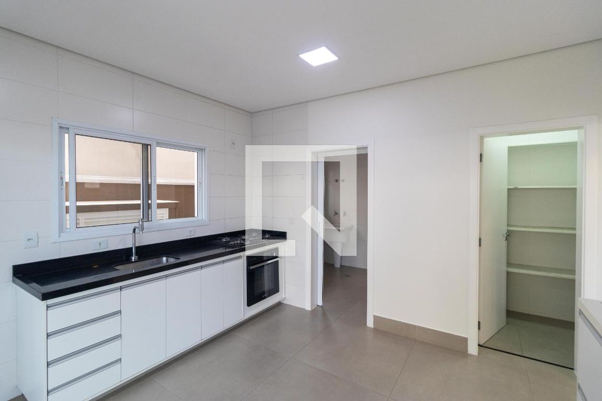 Casa à Venda - Swiss Park, 3 Quartos,  257 m2 em , Campinas - sp | SoloBR