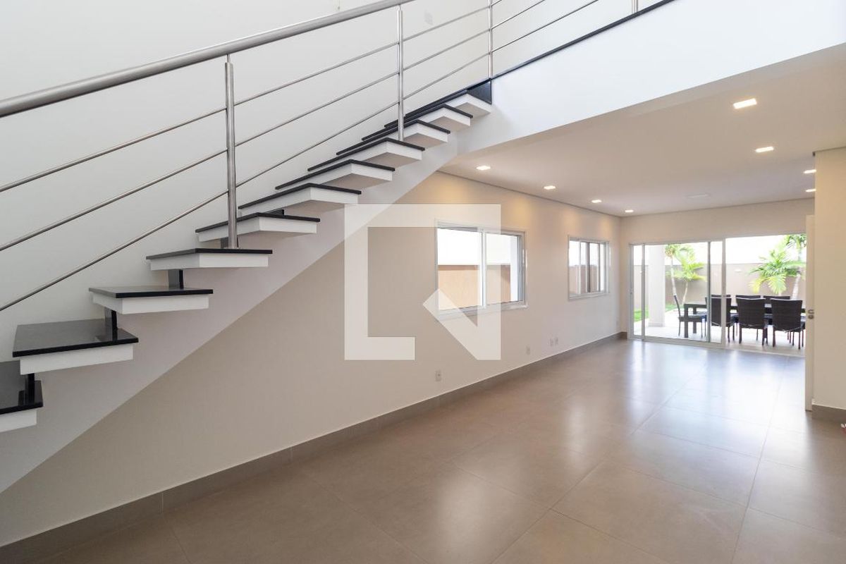 Casa à Venda - Swiss Park, 3 Quartos,  257 m2 em , Campinas - sp | SoloBR