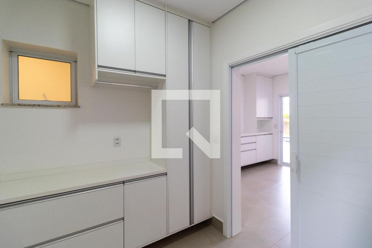 Casa à Venda - Swiss Park, 3 Quartos,  257 m2 em , Campinas - sp | SoloBR