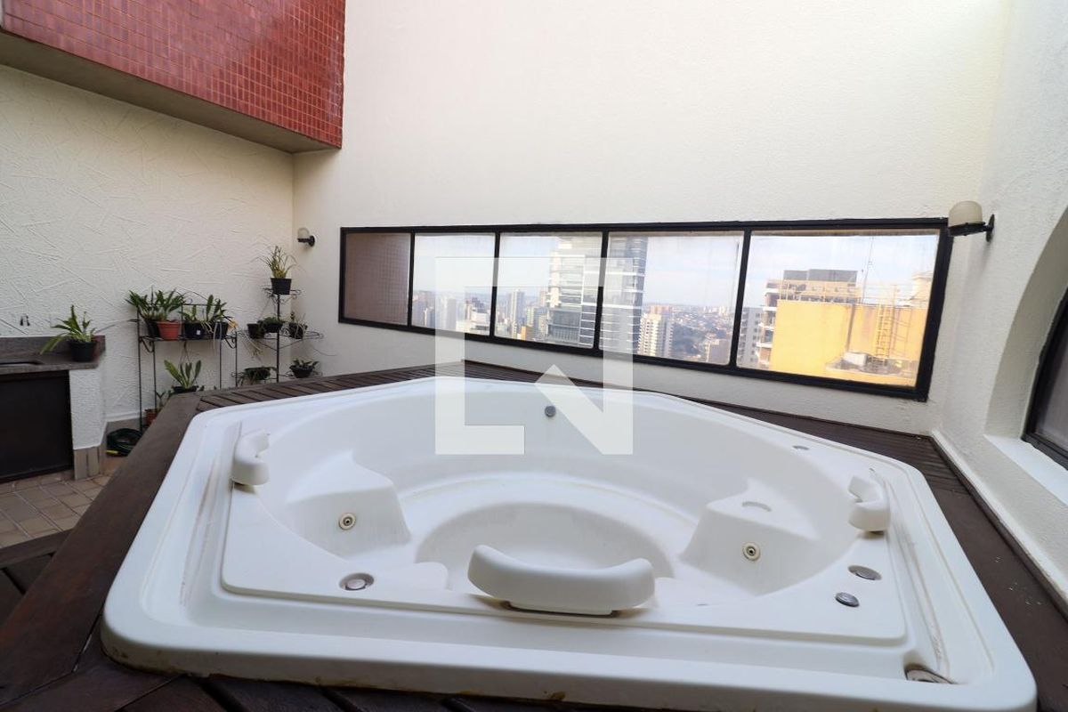 Apartamento à Venda - Cambuí, 1 Quarto,  108 m2 em , Campinas - sp | SoloBR