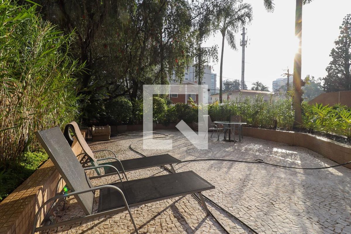 Apartamento à Venda - Cambuí, 1 Quarto,  108 m2 em , Campinas - sp | SoloBR