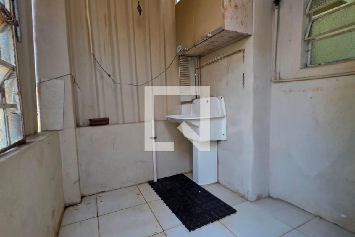 Casa à Venda - Guanabara, 2 Quartos,  357 m2 em , Campinas - sp | SoloBR