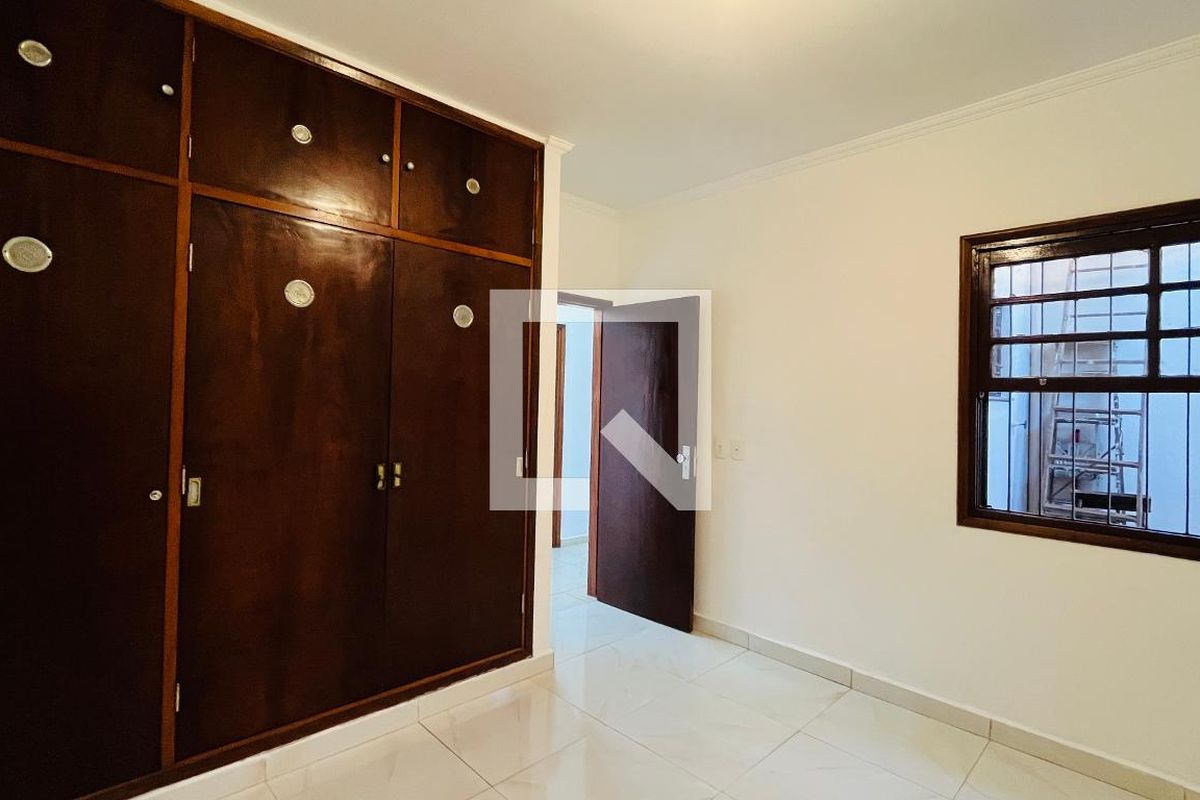 Casa à Venda - Jardim Flamboyant, 3 Quartos,  139 m2 em , Campinas - sp | SoloBR