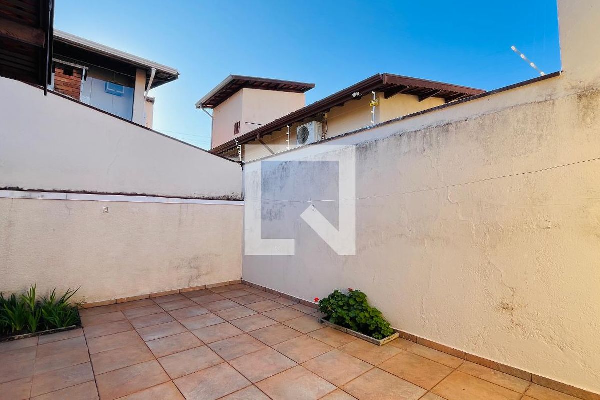 Casa à Venda - Jardim Flamboyant, 3 Quartos,  139 m2 em , Campinas - sp | SoloBR