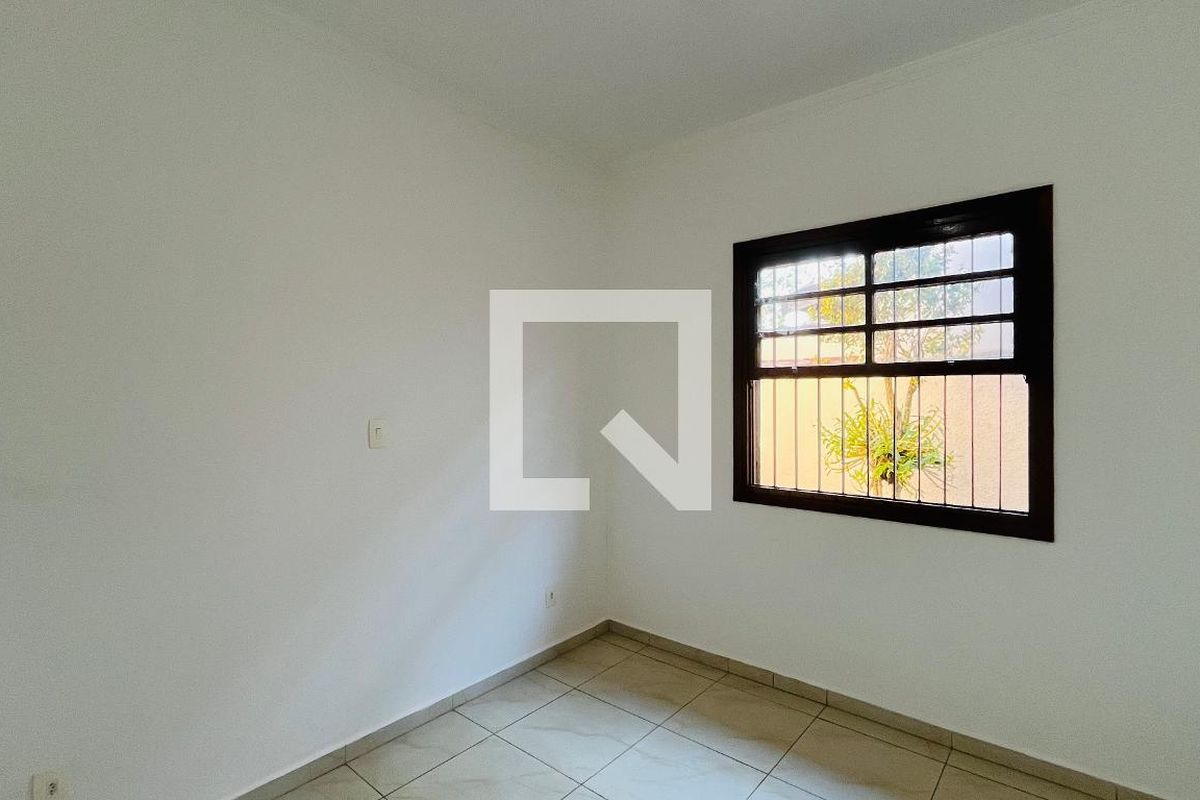 Casa à Venda - Jardim Flamboyant, 3 Quartos,  139 m2 em , Campinas - sp | SoloBR