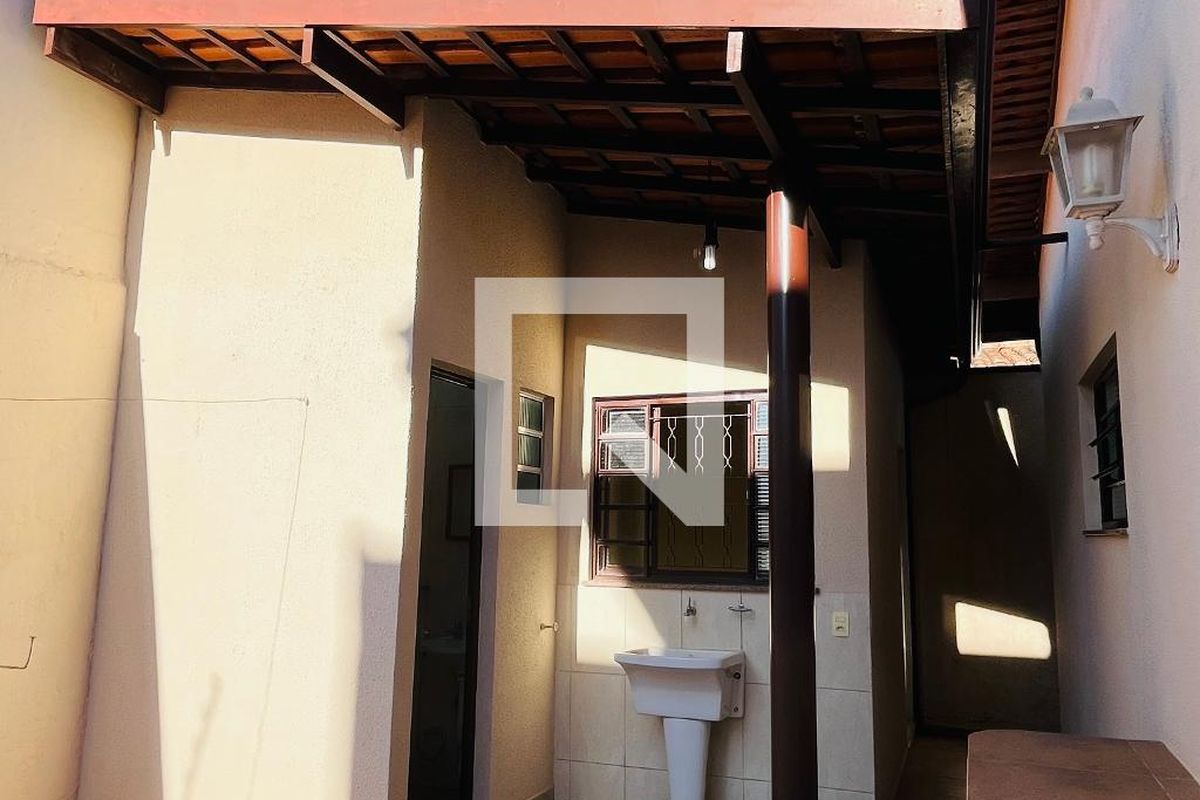 Casa à Venda - Jardim Flamboyant, 3 Quartos,  139 m2 em , Campinas - sp | SoloBR