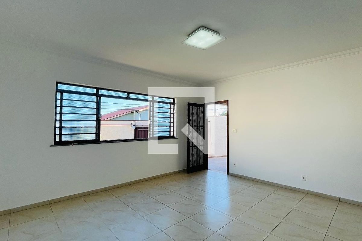 Casa à Venda - Jardim Flamboyant, 3 Quartos,  139 m2 em , Campinas - sp | SoloBR