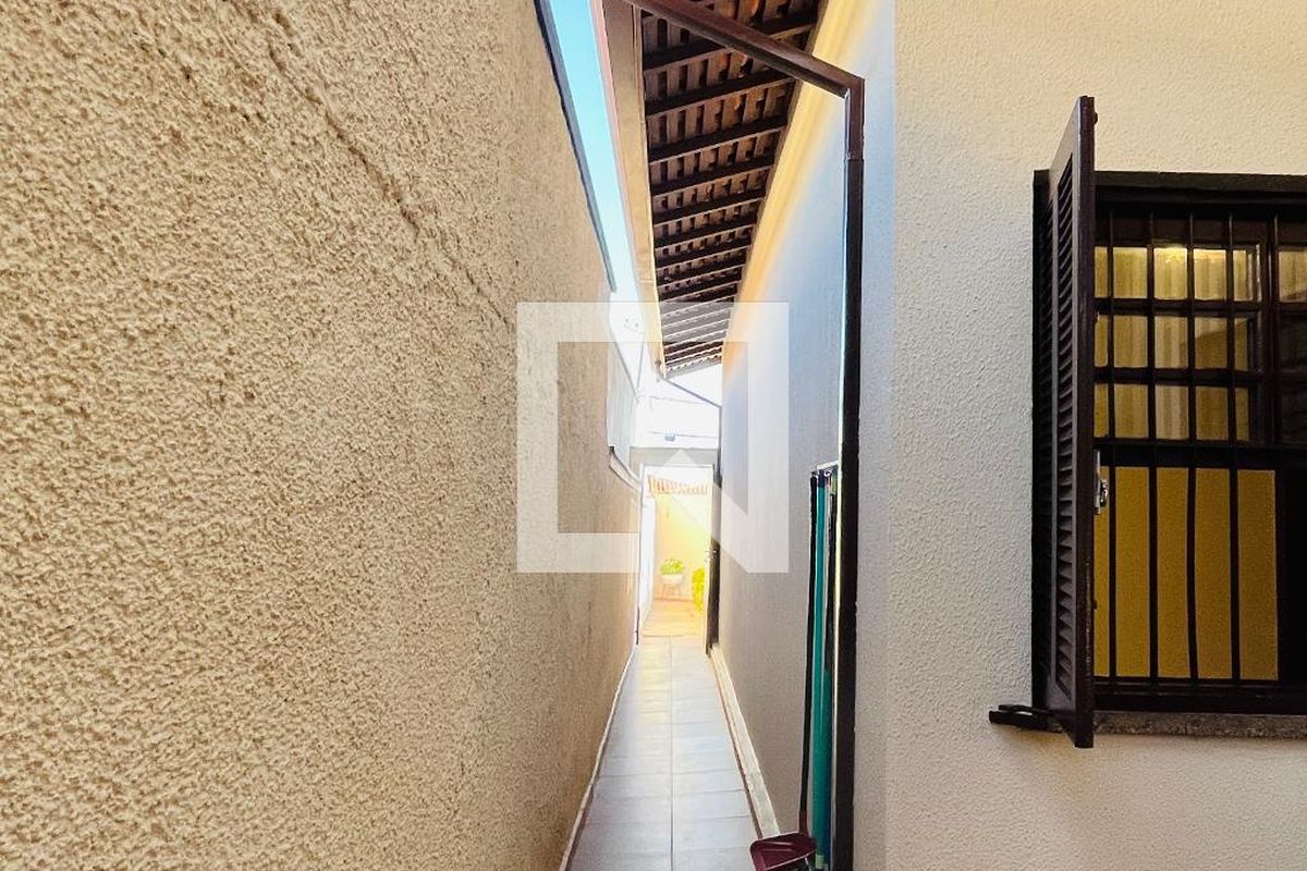 Casa à Venda - Jardim Flamboyant, 3 Quartos,  139 m2 em , Campinas - sp | SoloBR