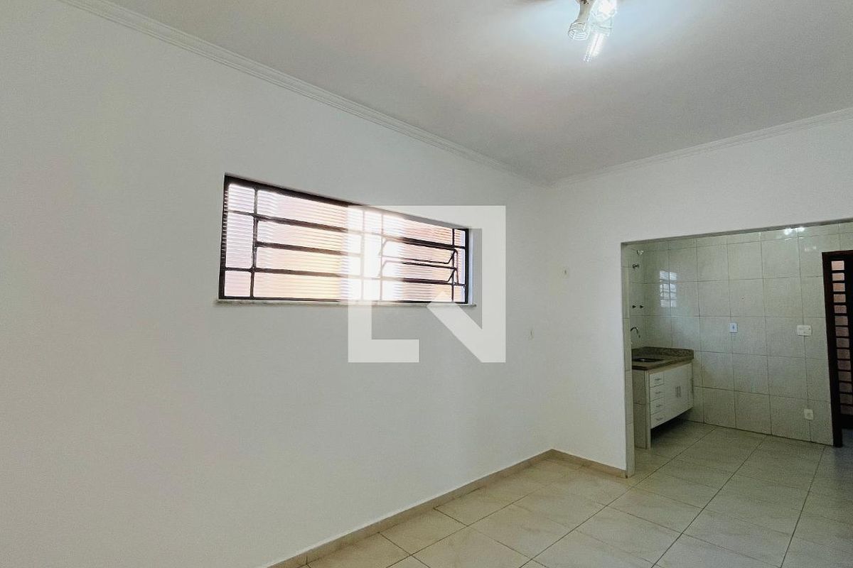 Casa à Venda - Jardim Flamboyant, 3 Quartos,  139 m2 em , Campinas - sp | SoloBR