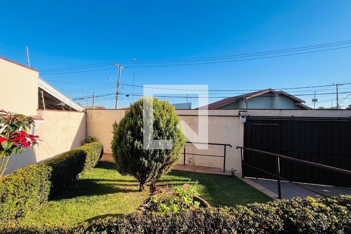 Casa à Venda - Jardim Flamboyant, 3 Quartos,  139 m2 em , Campinas - sp | SoloBR