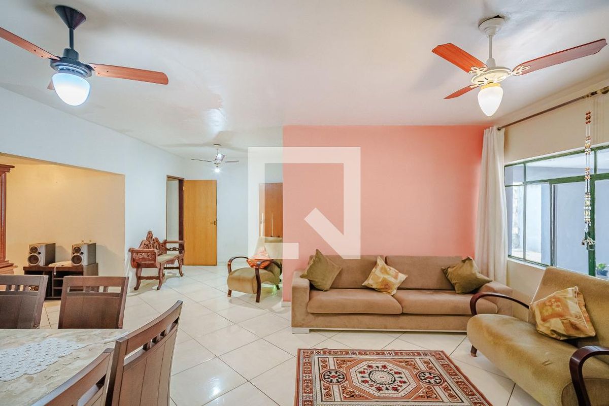 Casa, 4 quartos, 225 m² - Foto 3