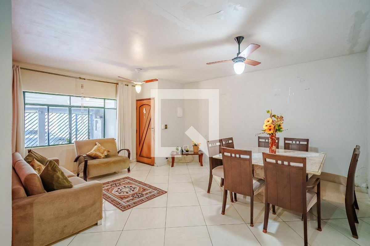Casa, 4 quartos, 225 m² - Foto 1