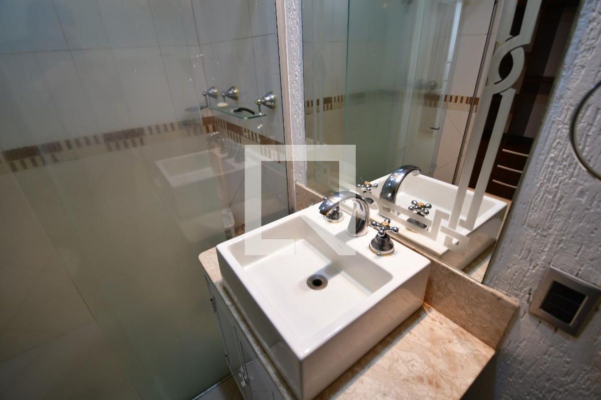 Apartamento à Venda - Centro, 1 Quarto,  84 m2 em , Campinas - sp | SoloBR