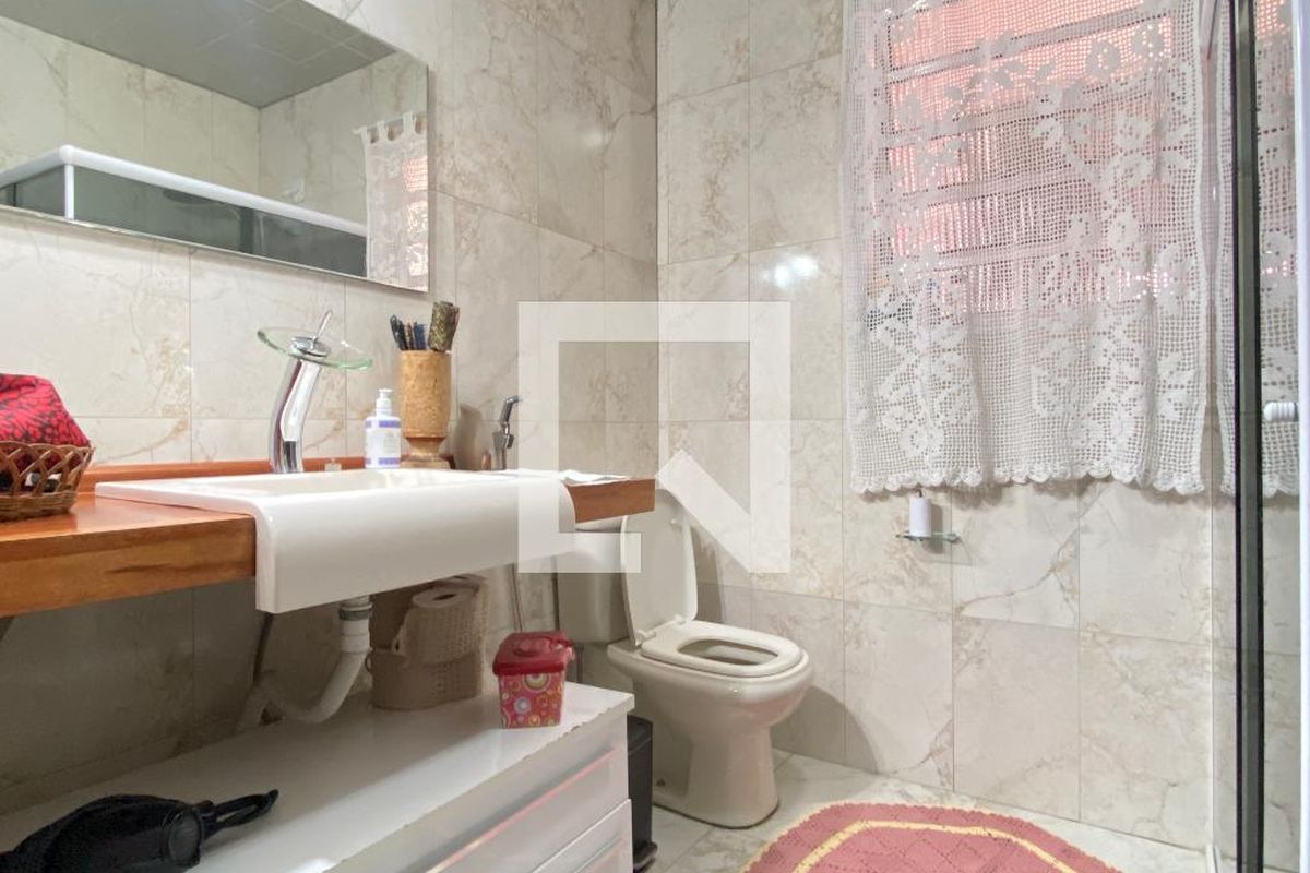 Casa, 4 quartos, 250 m² - Foto 47