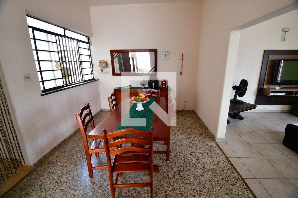 Casa à Venda - Jardim Planalto, 3 Quartos,  380 m2 em , Campinas - sp | SoloBR