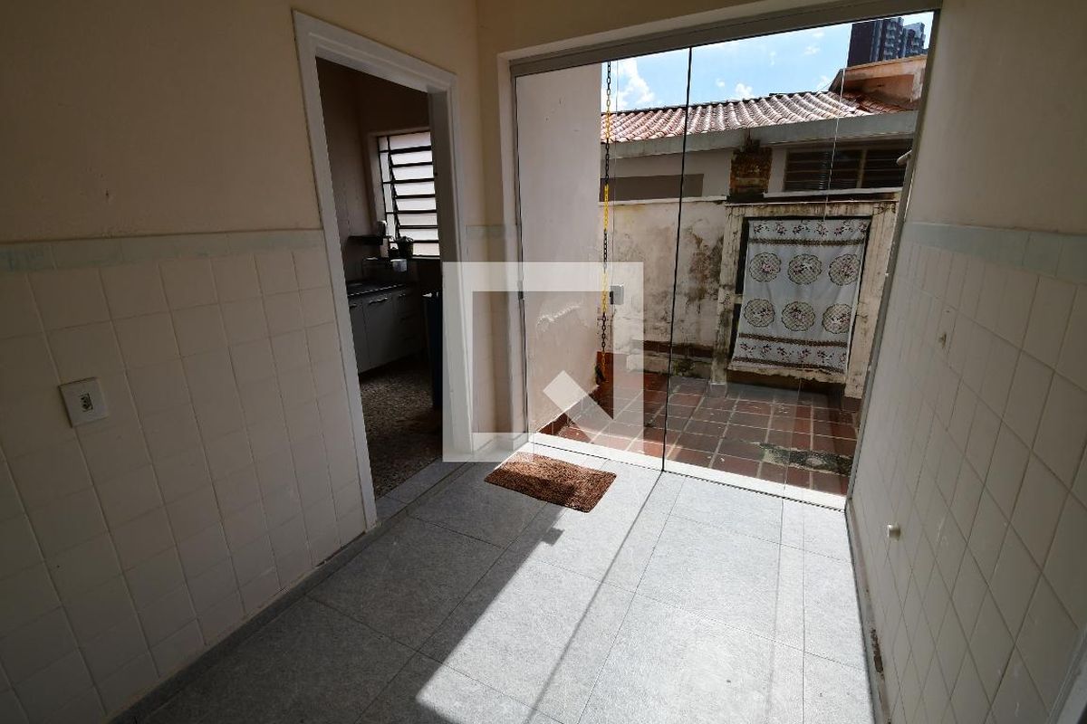 Casa à Venda - Jardim Planalto, 3 Quartos,  380 m2 em , Campinas - sp | SoloBR