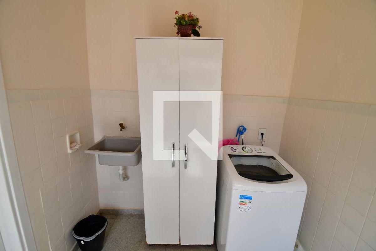 Casa à Venda - Jardim Planalto, 3 Quartos,  380 m2 em , Campinas - sp | SoloBR