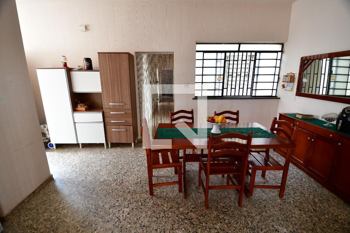 Casa à Venda - Jardim Planalto, 3 Quartos,  380 m2 em , Campinas - sp | SoloBR