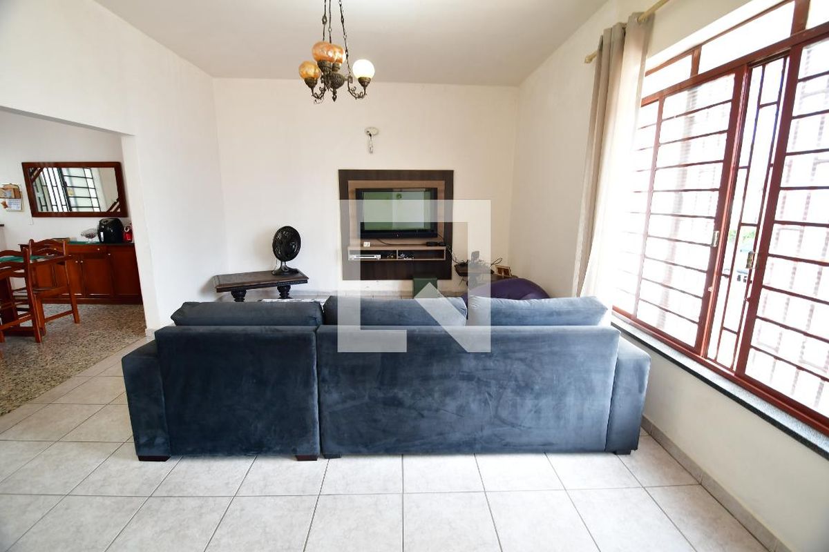 Casa à Venda - Jardim Planalto, 3 Quartos,  380 m2 em , Campinas - sp | SoloBR