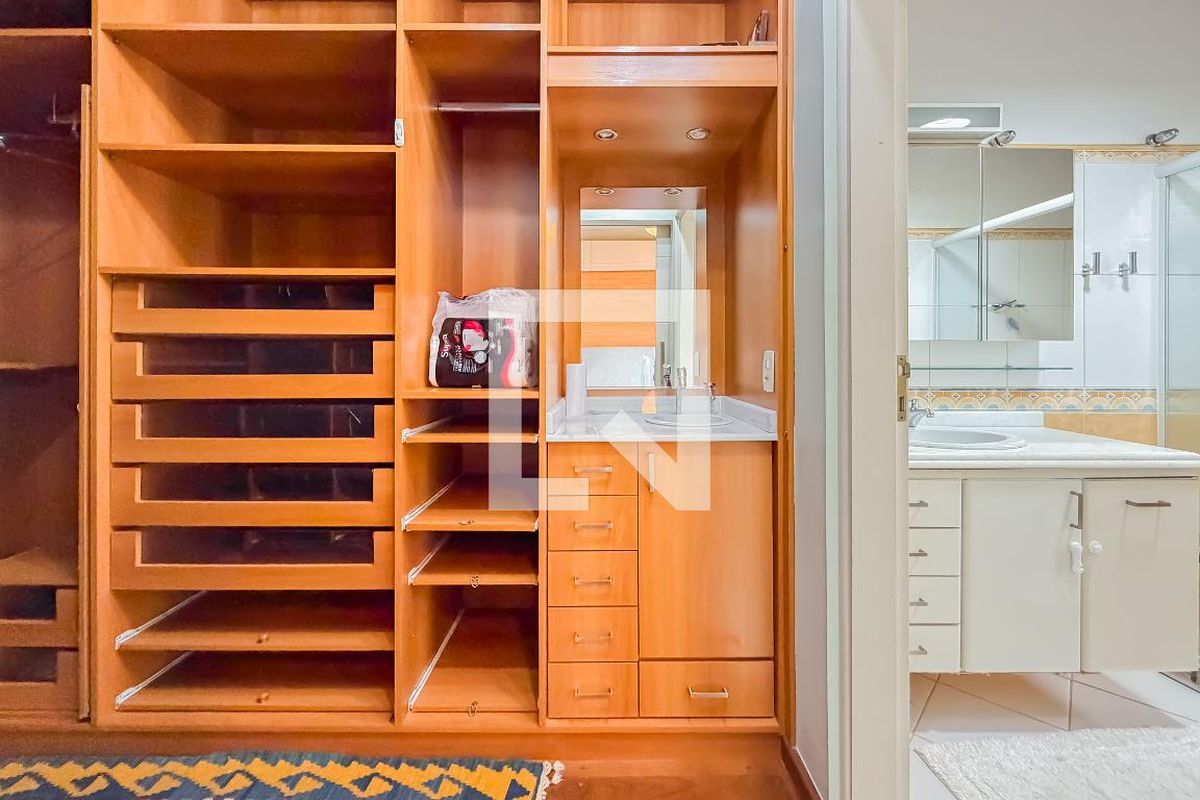Casa, 3 quartos, 270 m² - Foto 44