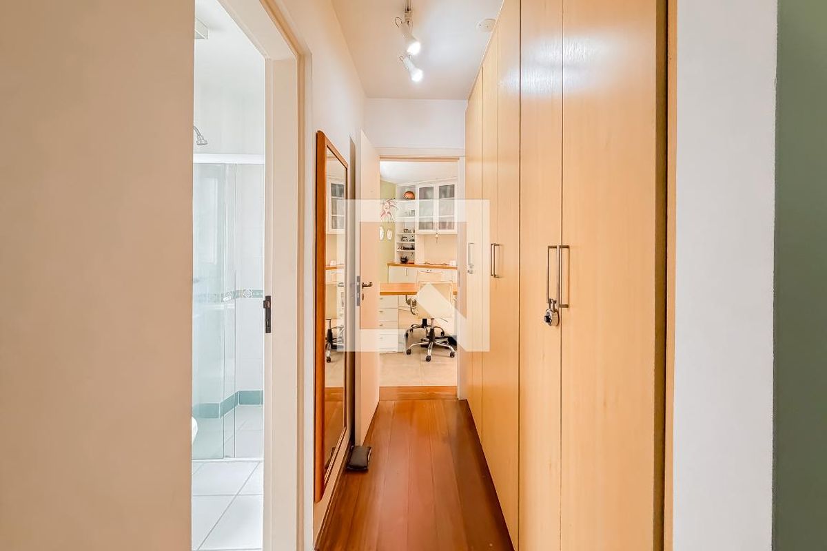 Casa, 3 quartos, 270 m² - Foto 33