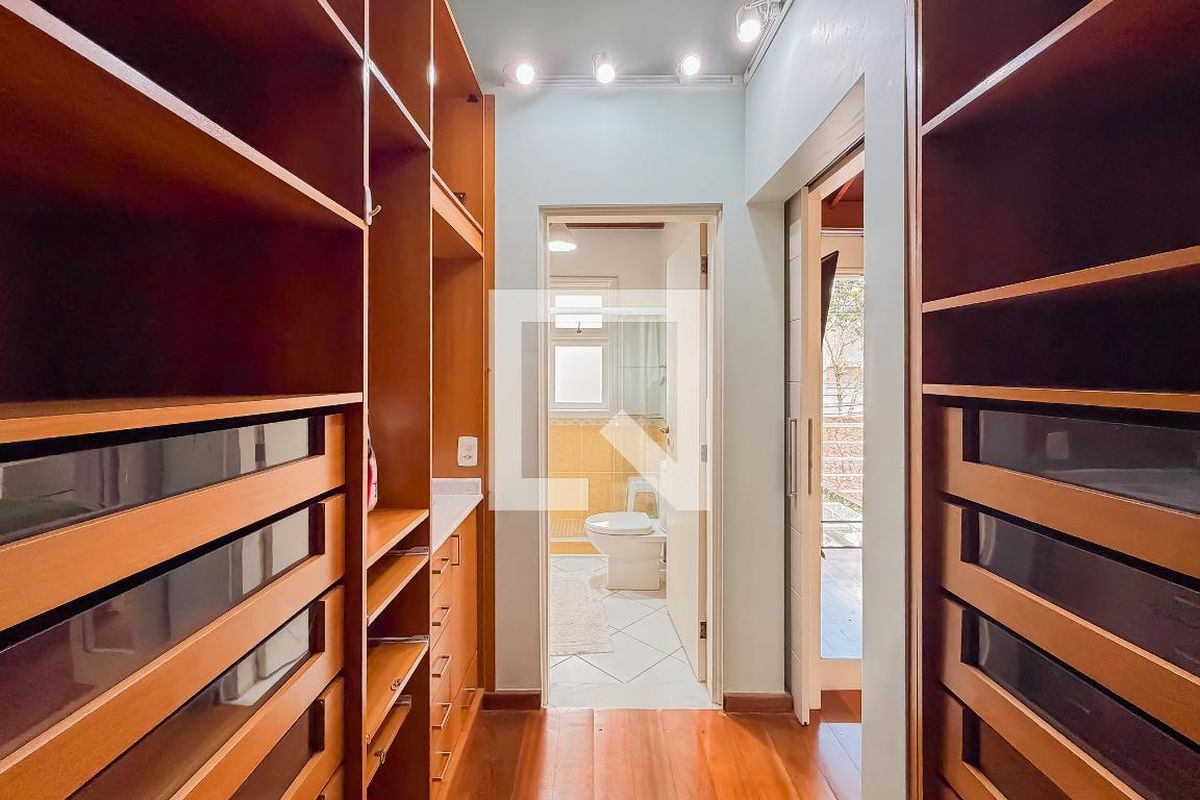 Casa, 3 quartos, 270 m² - Foto 46
