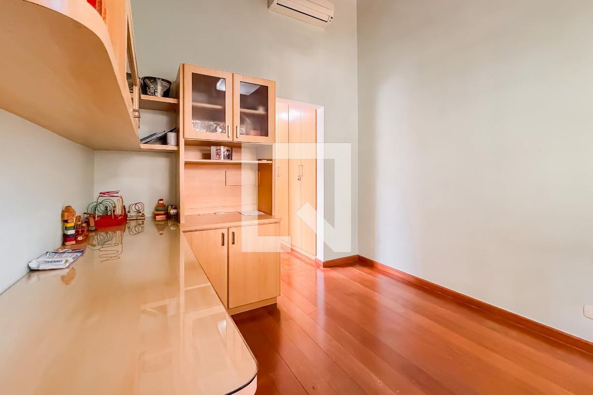 Casa, 3 quartos, 270 m² - Foto 31