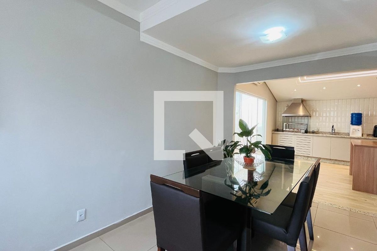 Casa à Venda - Mansões Santo Antônio, 3 Quartos,  100 m2 em , Campinas - sp | SoloBR