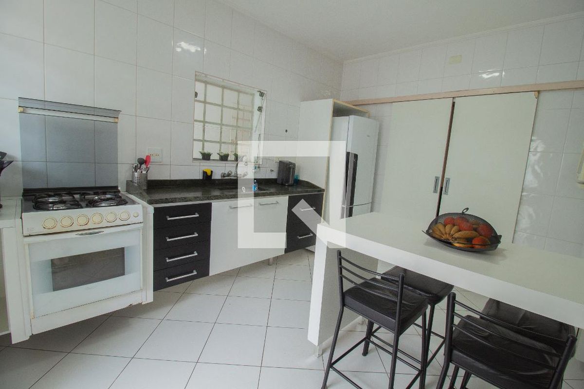Casa, 4 quartos, 230 m² - Foto 44