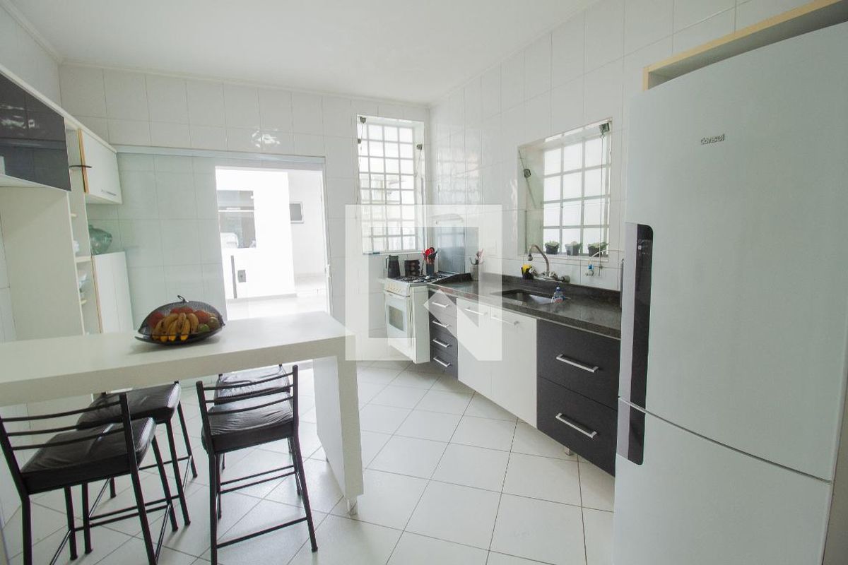 Casa, 4 quartos, 230 m² - Foto 42