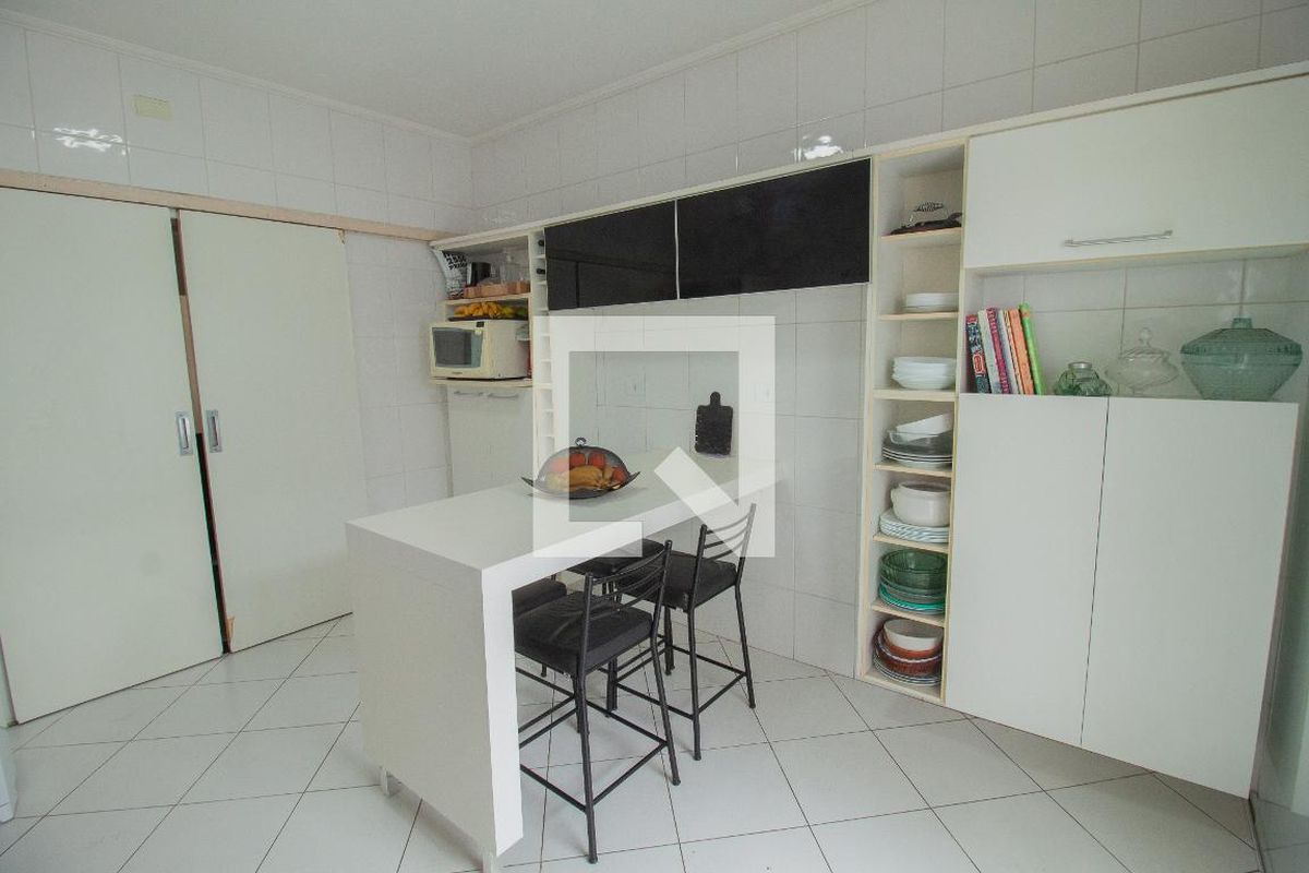 Casa, 4 quartos, 230 m² - Foto 45