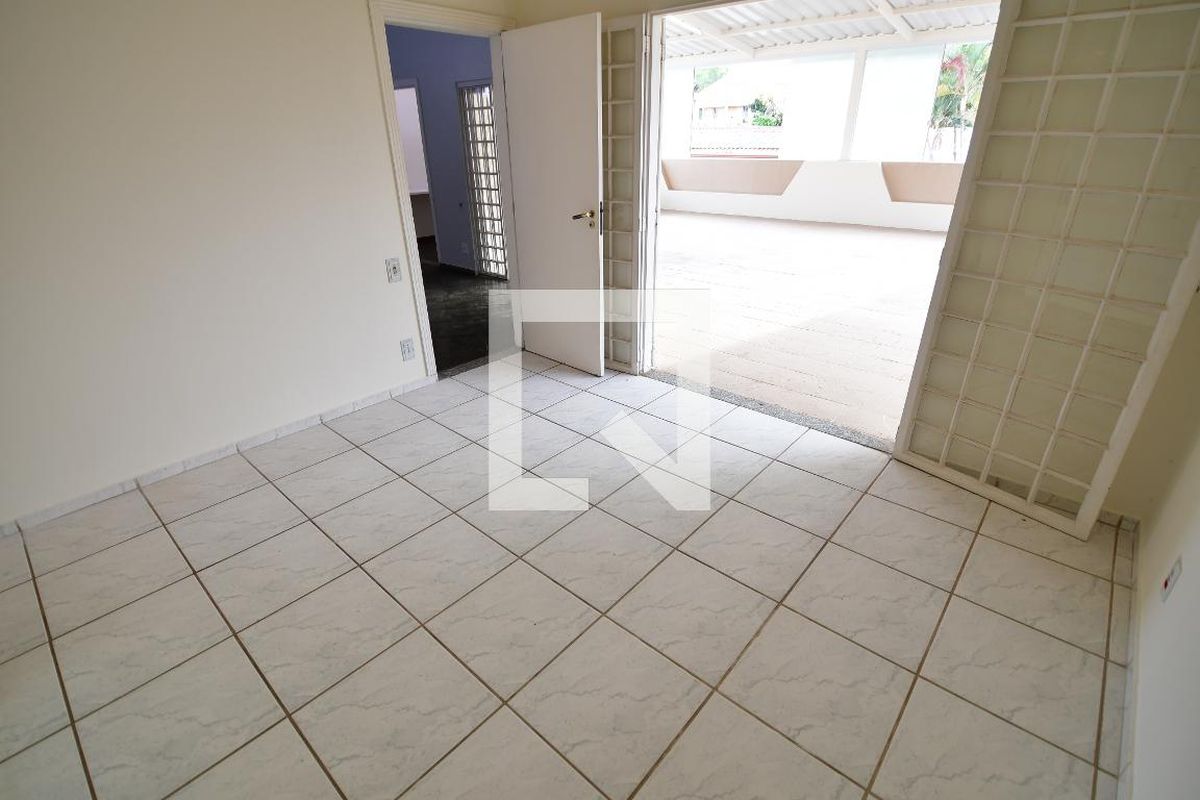 Casa à Venda - Jardim Chapadão, 4 Quartos,  400 m2 em , Campinas - sp | SoloBR