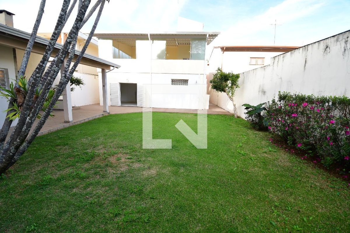 Casa à Venda - Jardim Chapadão, 4 Quartos,  400 m2 em , Campinas - sp | SoloBR