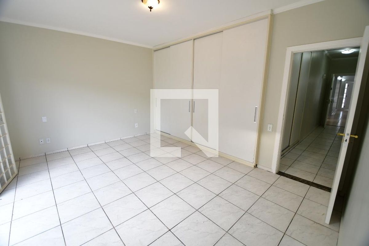 Casa à Venda - Jardim Chapadão, 4 Quartos,  400 m2 em , Campinas - sp | SoloBR