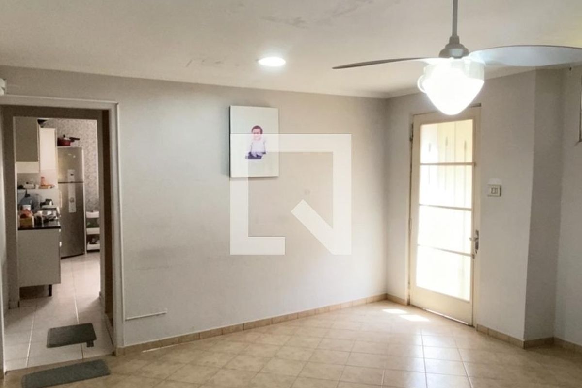 Casa, 3 quartos, 200 m² - Foto 1
