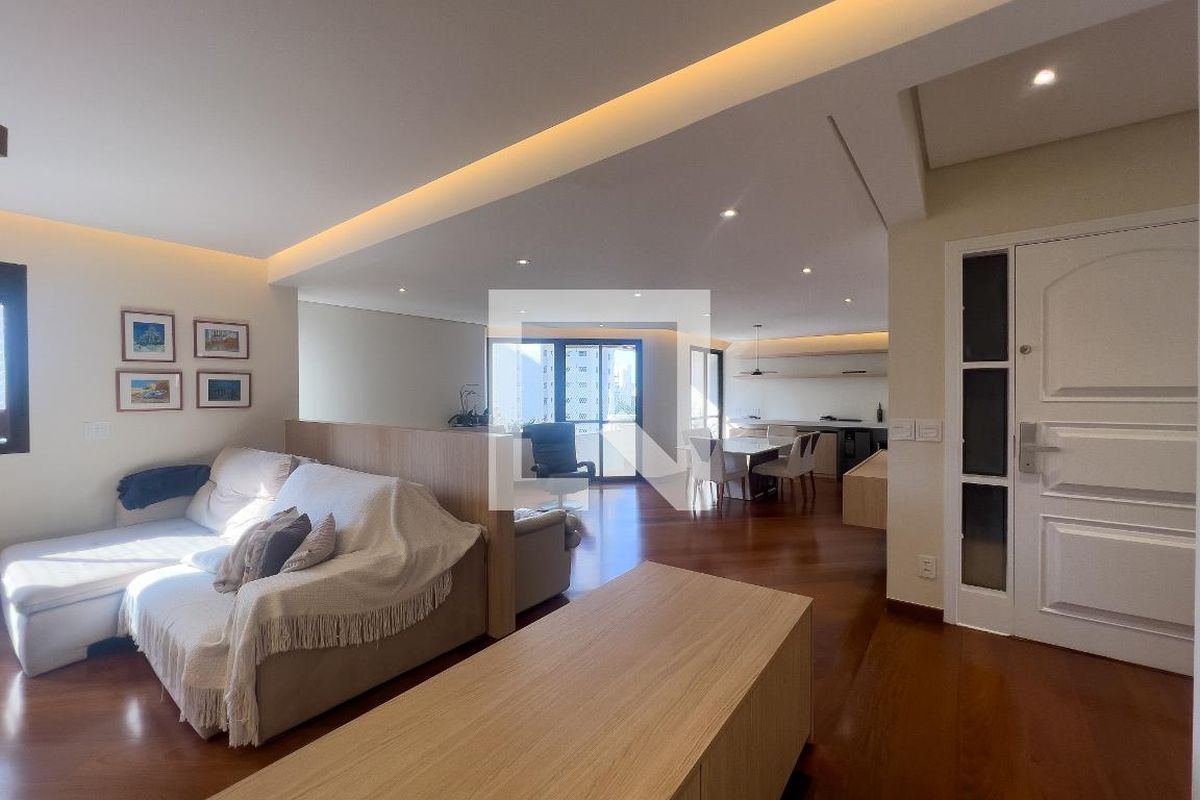 Apartamento, 3 quartos, 184 m² - Foto 1