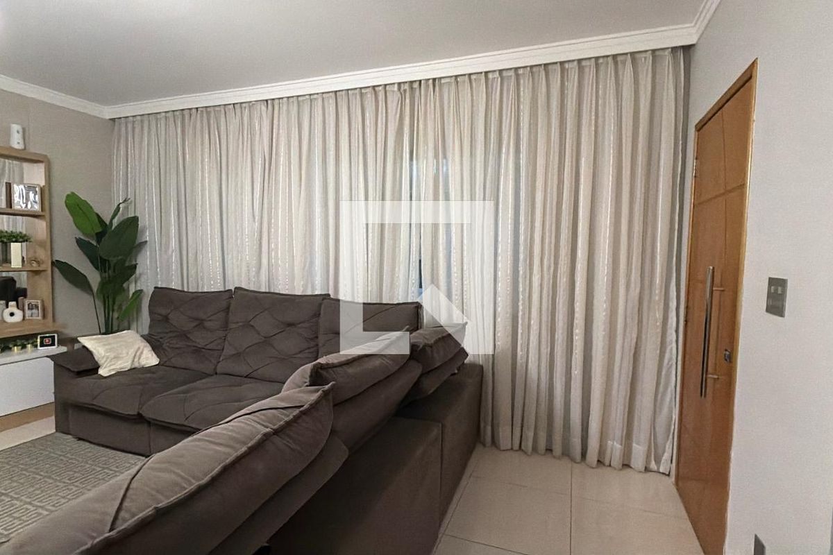 Casa, 3 quartos, 180 m² - Foto 2