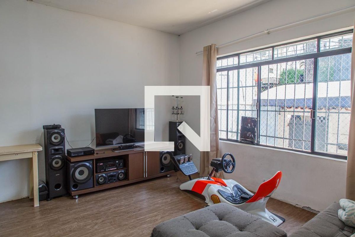 Casa, 2 quartos, 240 m² - Foto 2