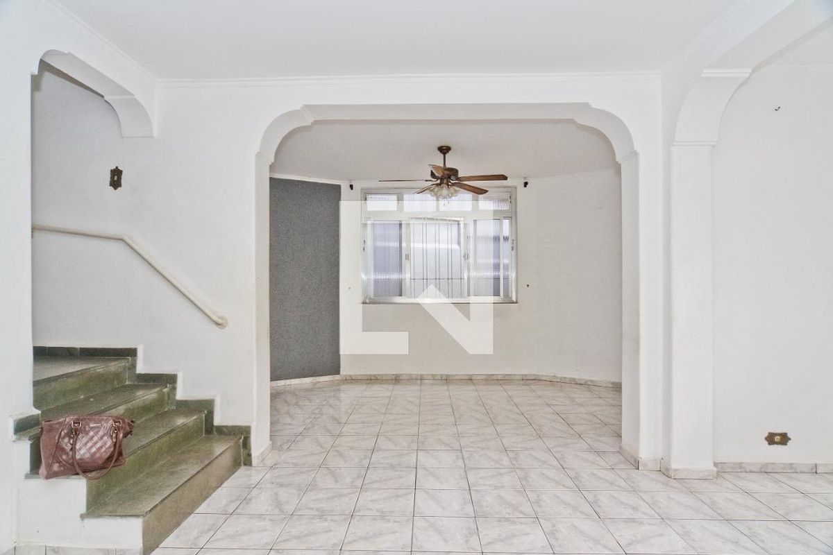 Casa, 3 quartos, 210 m² - Foto 2