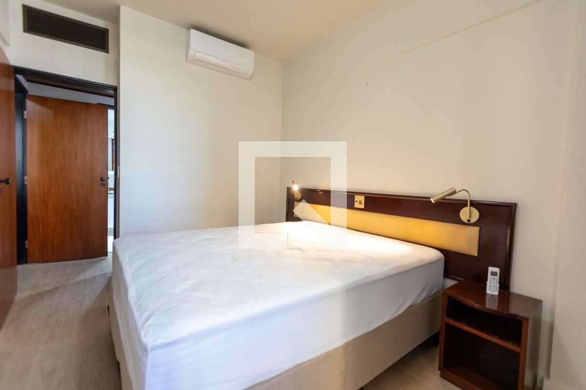 Apartamento à Venda - Centro, 1 Quarto,  50 m2 em , Campinas - sp | SoloBR