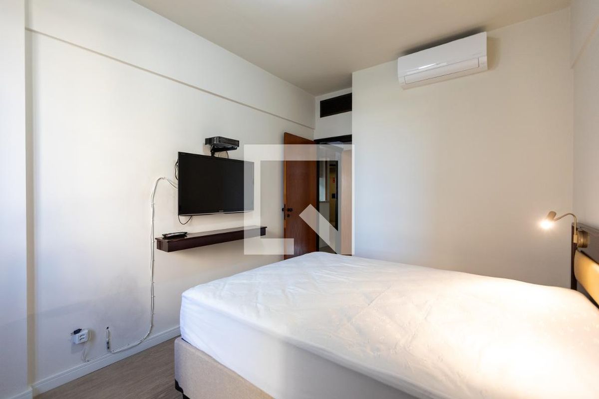 Apartamento à Venda - Centro, 1 Quarto,  50 m2 em , Campinas - sp | SoloBR