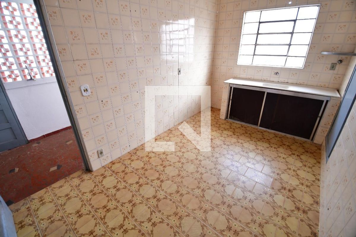 Casa à Venda - Jardim Chapadão, 2 Quartos,  150 m2 em , Campinas - sp | SoloBR