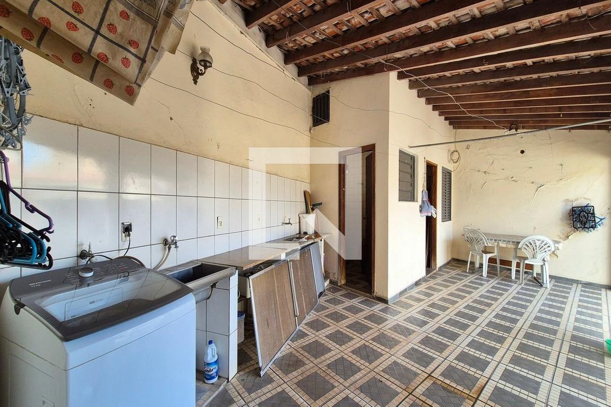 Casa à Venda - Parque Prado, 4 Quartos,  250 m2 em , Campinas - sp | SoloBR