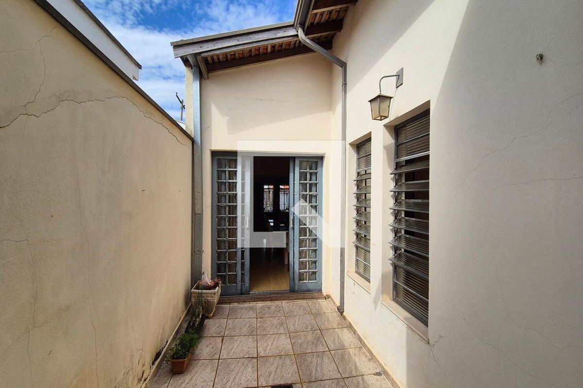 Casa à Venda - Parque Prado, 4 Quartos,  250 m2 em , Campinas - sp | SoloBR