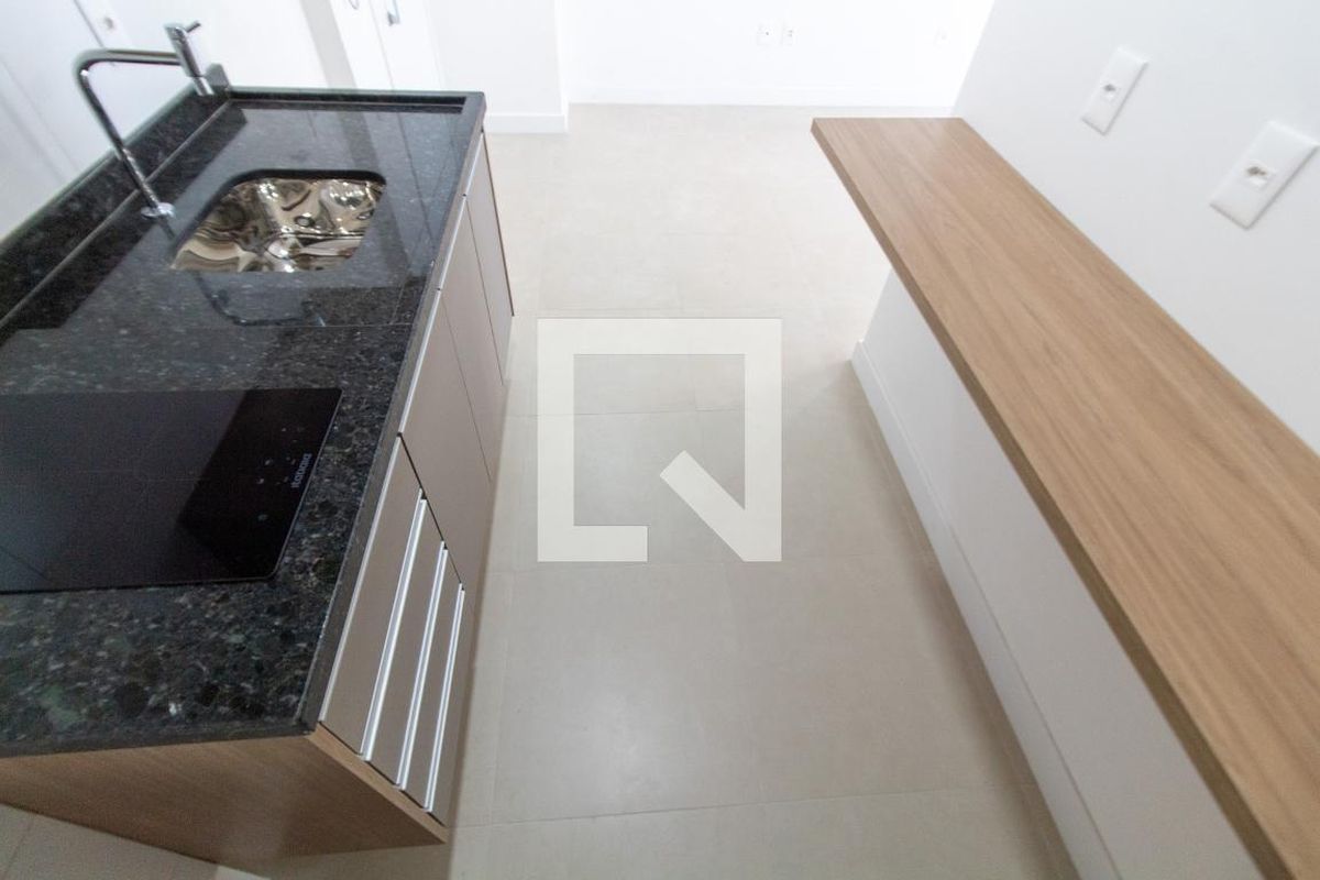 Apartamento à Venda - Bosque, 1 Quarto,  46 m2 em , Campinas - sp | SoloBR