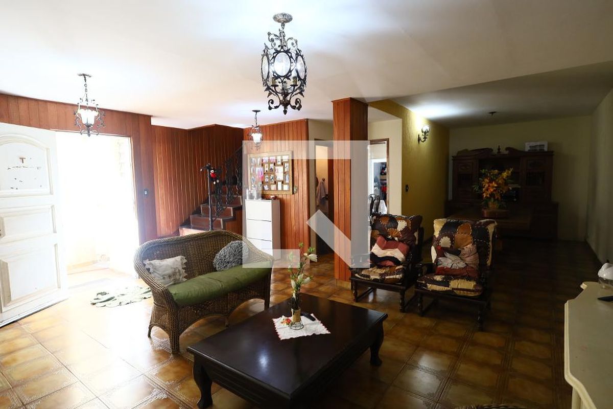 Casa, 5 quartos, 168 m² - Foto 2
