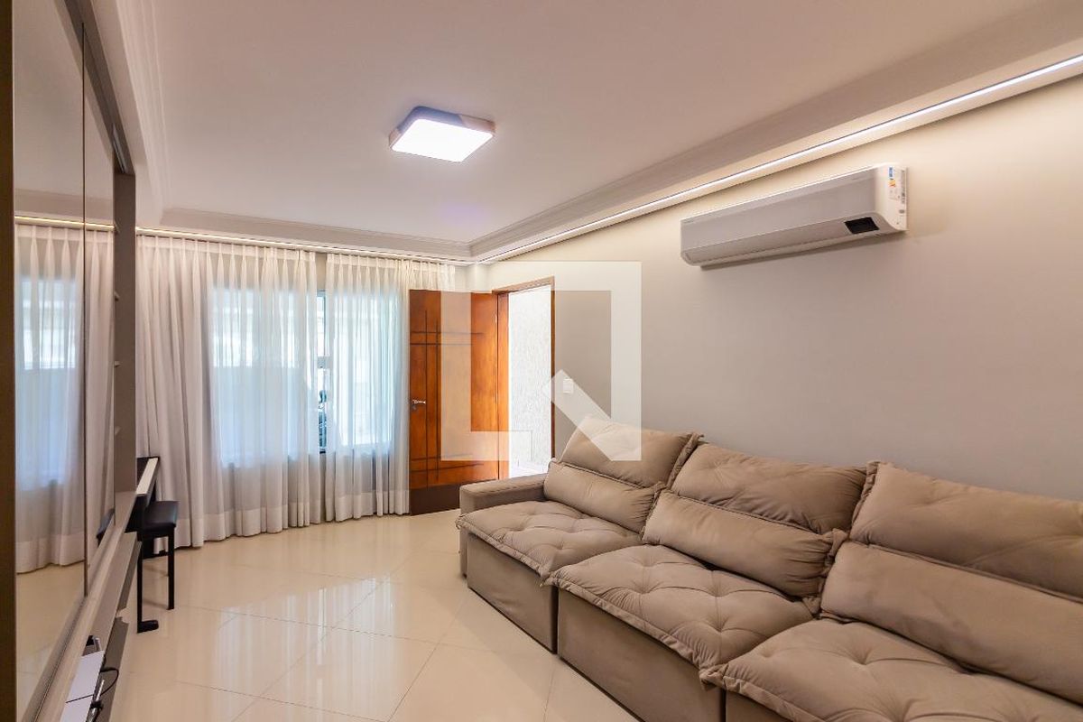Casa, 3 quartos, 130 m² - Foto 1