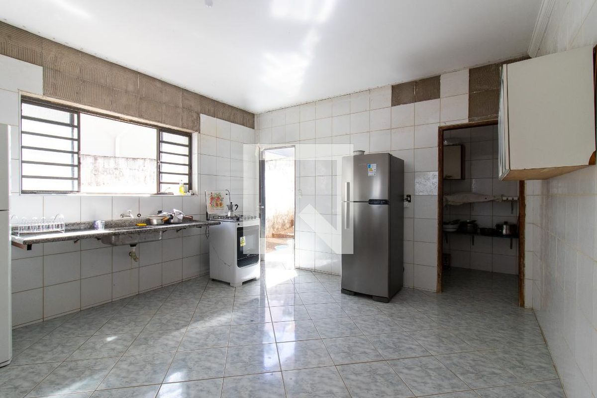 Casa à Venda - Jardim Chapadão, 4 Quartos,  300 m2 em , Campinas - sp | SoloBR
