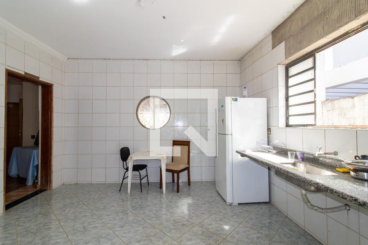Casa à Venda - Jardim Chapadão, 4 Quartos,  300 m2 em , Campinas - sp | SoloBR
