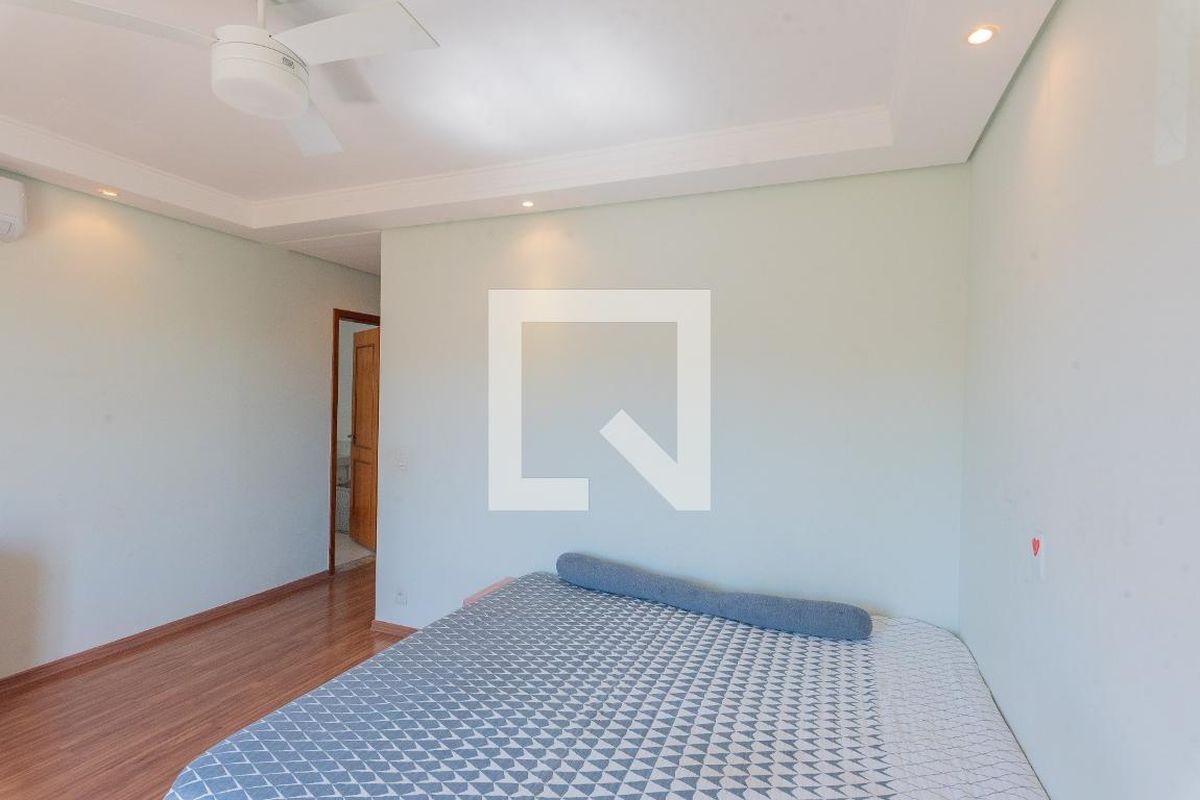 Casa à Venda - Swiss Park, 3 Quartos,  242 m2 em , Campinas - sp | SoloBR